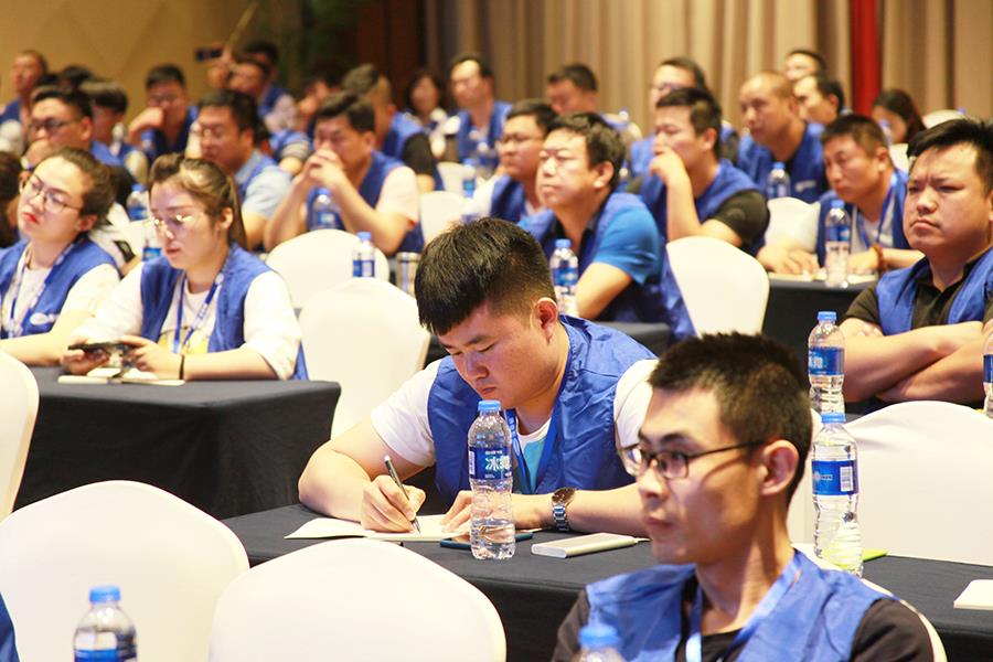 制定整套的管理培訓方案