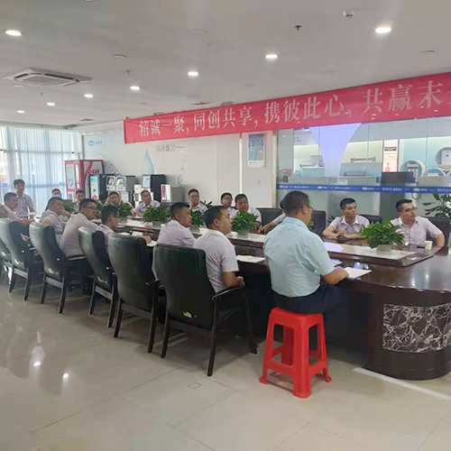 “征程萬里風(fēng)正勁，重任千鈞再奮蹄”——漢斯頓